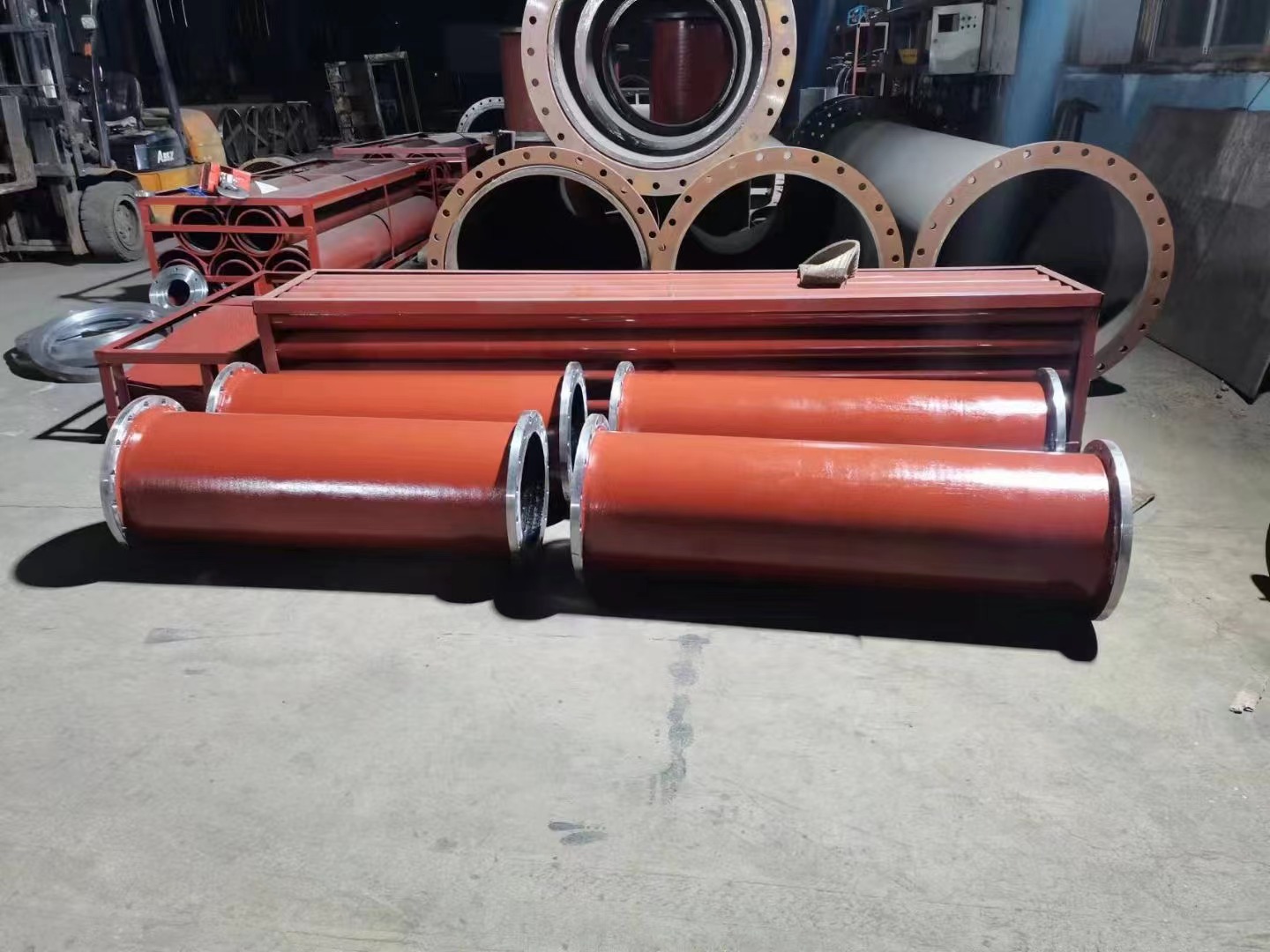 韶欣生產的堆焊耐磨管道:打造礦山、水泥、港口等領域的長效輸送解決方案